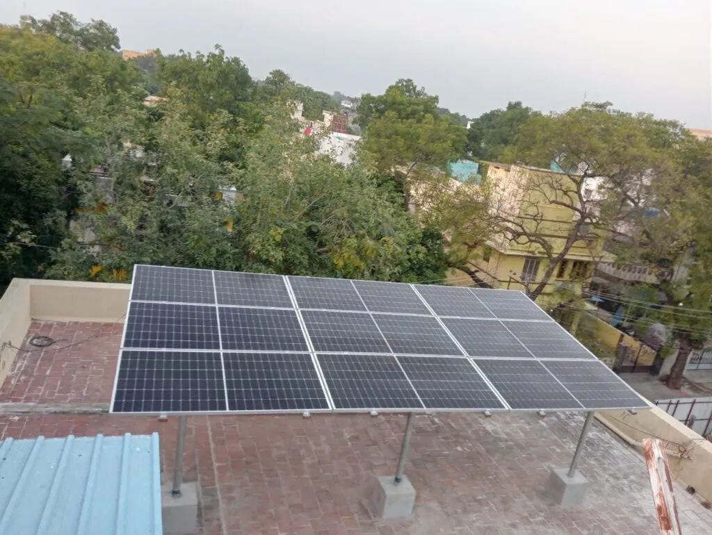 Solar-power-setup-solar-rich-green-power
