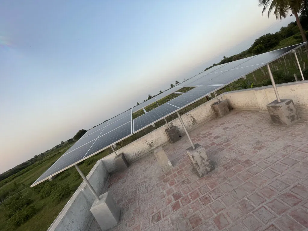 Solar-power-setup-solar-rich-green-power